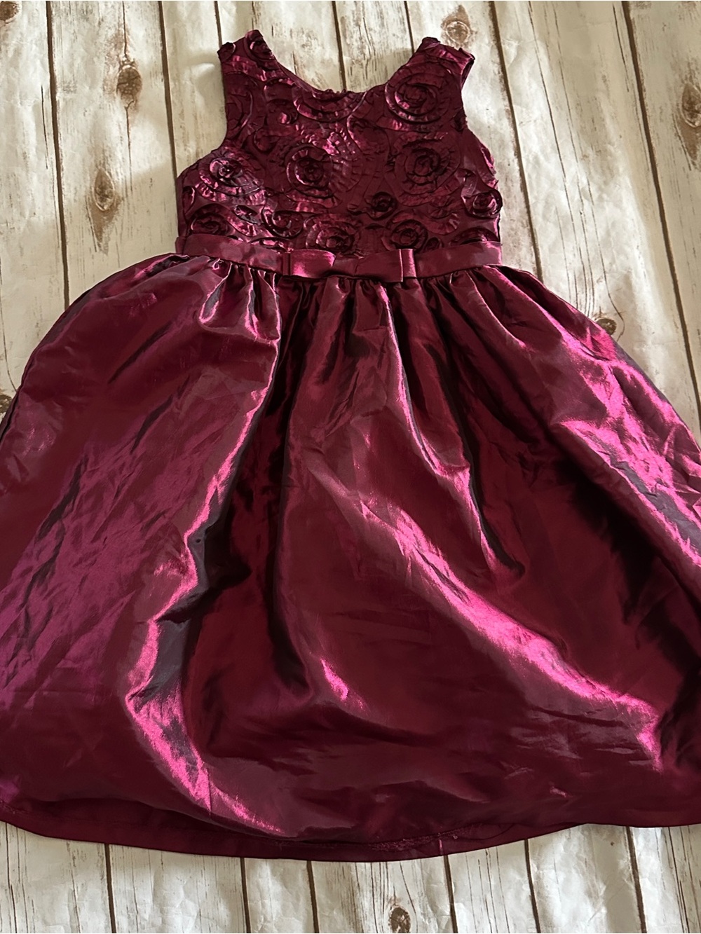 Sorbet berry fancy dress with rose appliqués and bow detail, vguc size 6X